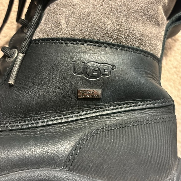 EUC Women's UGG Adirondack III Round Toe Leather&Suede Waterproof Boots - Picture 8 of 8